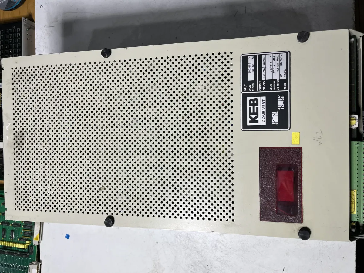 KEB COMBIVERT FREQUENZUMRICHTER Model 13.56 50-60H