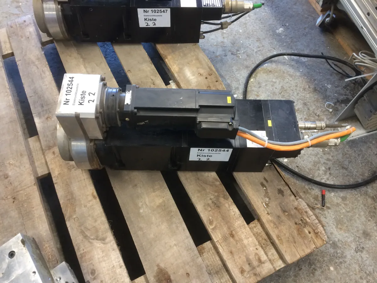 SMZ Motor Typ DIS. E13676 mit C Achse HSK 63 Aufna