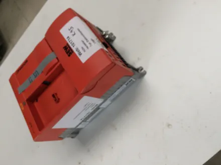 Sew 3115A-403-4-00 Movitrac Ausgang I=4,0A AC, P=2,8kV – RESALE