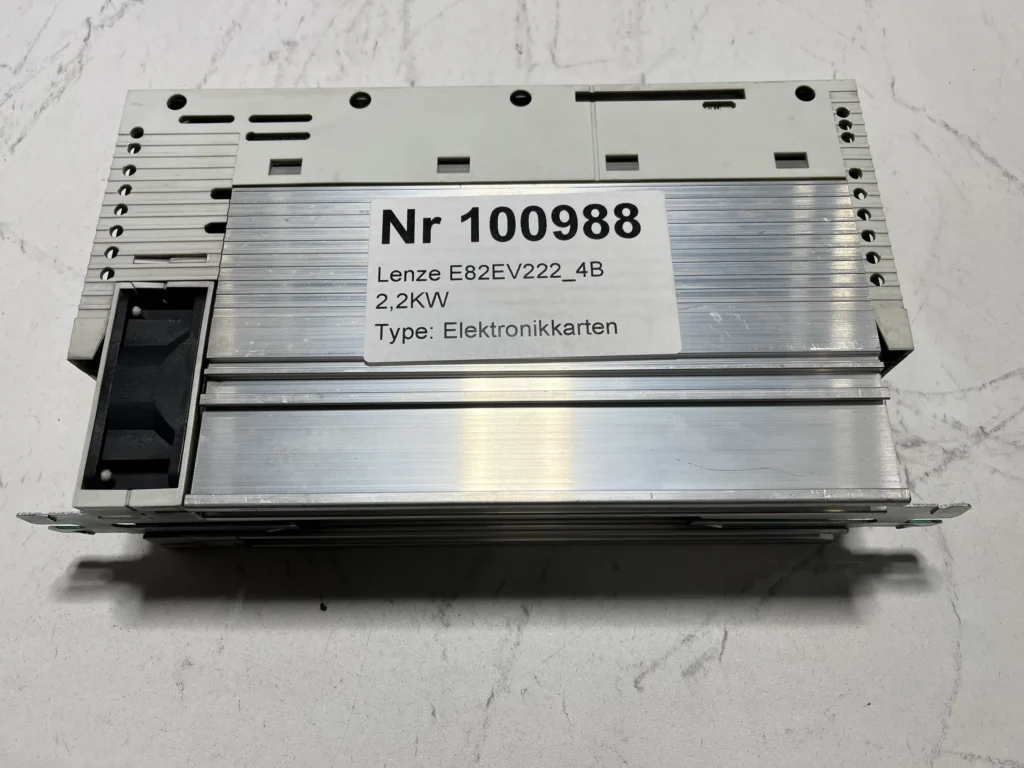 Lenze E82EV222_4B 2,2KW