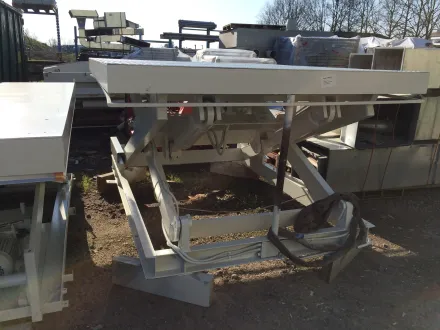 Hydraulikhubtisch 2 to 3000 x 2150 – RESALE