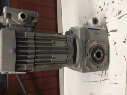 Stöber Getriebe mit Motor für Bürkle Transportband – RESALE