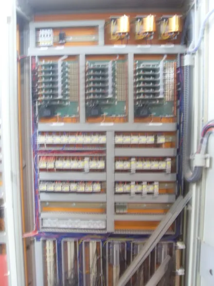 Ernst KBB/1350/K Schaltschrank Schleifmaschine – RESALE
