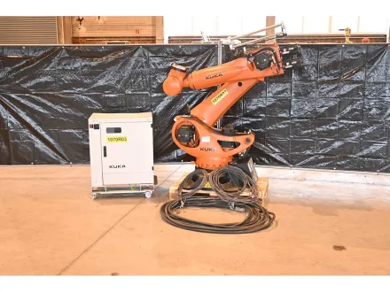 KR 240 R2900 ultra - KUKA Industrieroboter KR 240 R2900 ultra inkl. Schaltschrank VKR C4 inkl. Bedie – RESALE