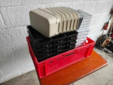 Tablett mit Salatbehältern – RESALE