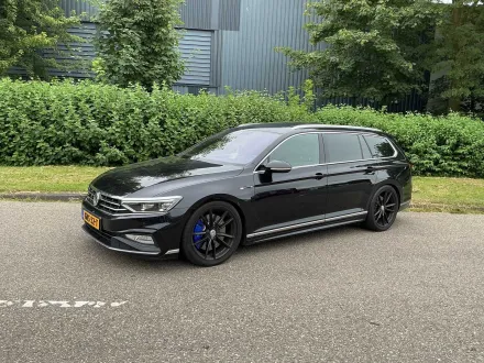 Volkswagen - Passat - 2,0 BiTDI, 4 Motion, R-Reihe - Auto - 2020 – RESALE
