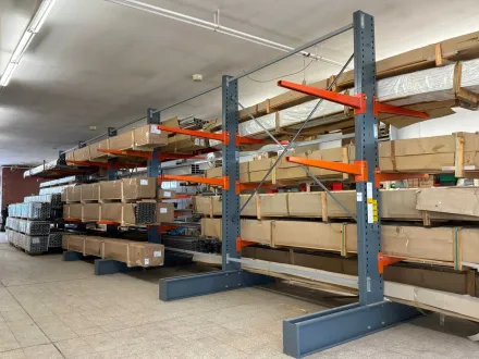 Freistehendes doppelseitiges Auslegergestell – RESALE