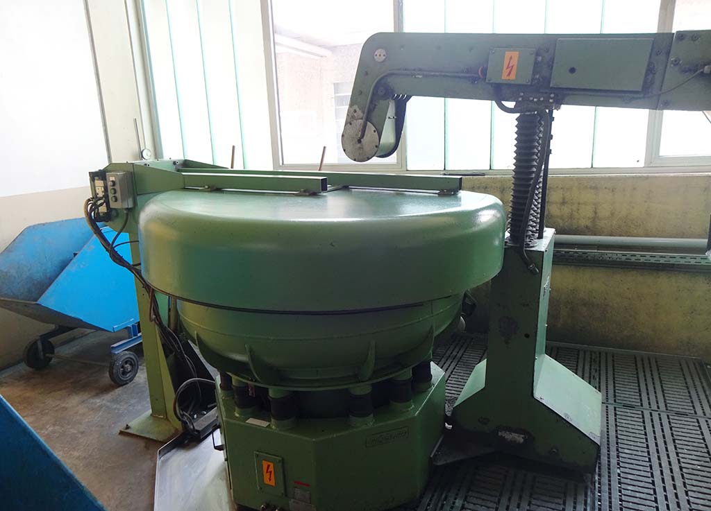 Rösler Gleitschleiftechnik R 300A/ SA-KP/ R 300 RT Rundvibrator