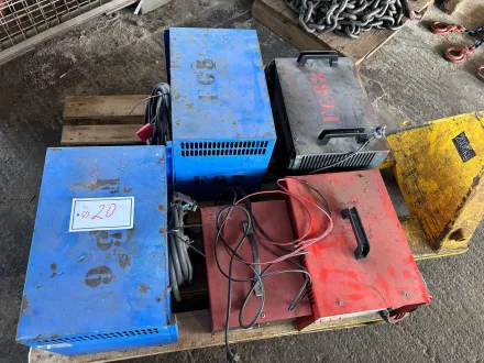 Batterieladegeräte (5x) – RESALE