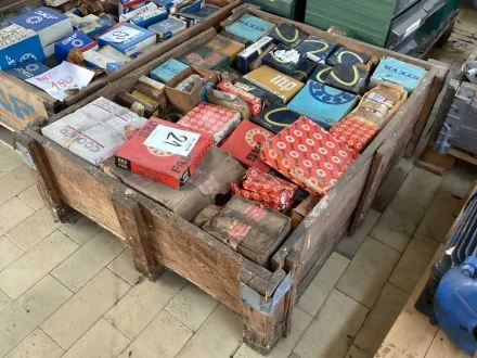 Verschiedene Lager – RESALE
