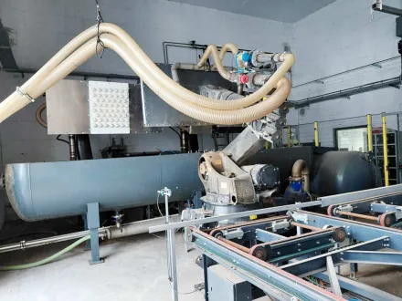 Kuka KR 150-2 2000 Robotergestützte Faserform-Produktionsanlage – RESALE