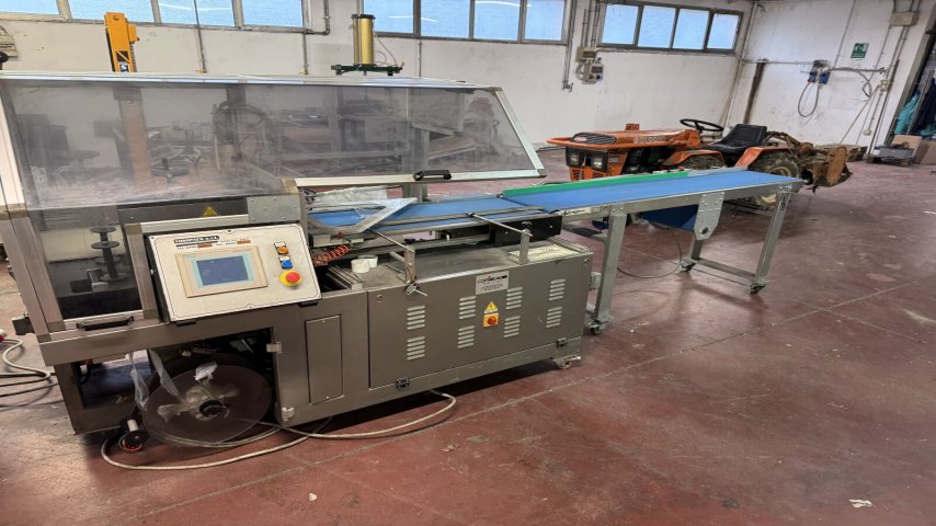 Comipack CM502N + Shrink Tunnel Verschiedene