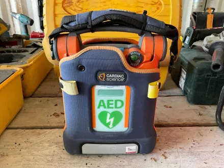 Herzwissenschaftlicher Defibrillator – RESALE