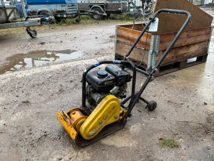 2010 Luma RS-60S Vibrationsplattenverdichter – RESALE