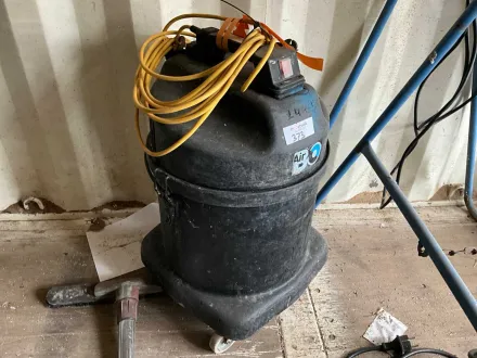 Industriestaubsauger – RESALE