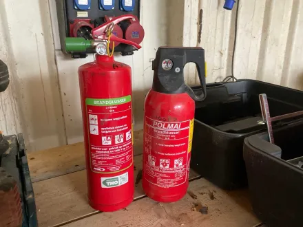 Feuerlöscher (2x) – RESALE
