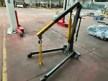 Hydraulischer Motorkran (Motorkran) auf Rädern – RESALE