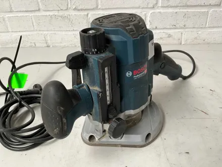 2017 Bosch GOF 1250 CE Oberfräse – RESALE