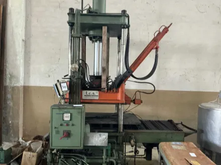 TCS Hydraulische Vier-Post-Presse – RESALE