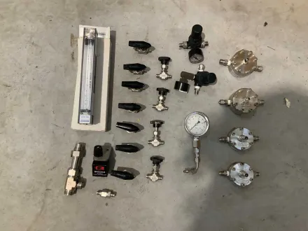 Swagelok Brooks Instrument - Eliquibar - Industriële Kleppen, Debietmeter en Regelaars (18x) – RESALE