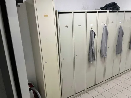 Metall-Industrieschließfächer LISTA – RESALE