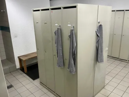 Metall-Industrieschließfächer LISTA – RESALE