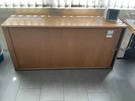 Lagermöbel, Büro- und Lagermöbel – RESALE