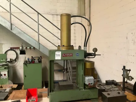 Nigg Hydraulikpresse – RESALE