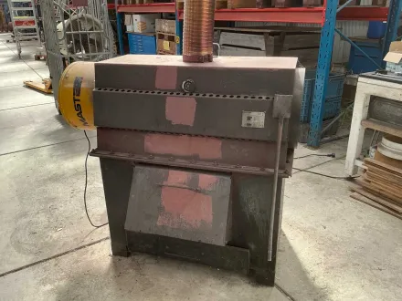 Master CT50P Warmluftheizung / Holzofen in der Werkstatt. – RESALE