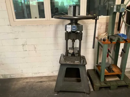 Bruderer Handspindelpresse – RESALE