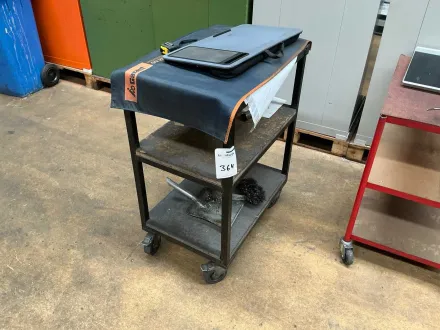 Transportwagen auf Rädern mit Regalen – RESALE