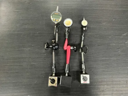 Set aus 3 klappbaren magnetischen Halterungen mit Zifferblattanzeigen – RESALE