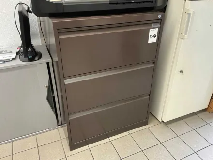 Lagermöbel, Büro- und Lagermöbel – RESALE