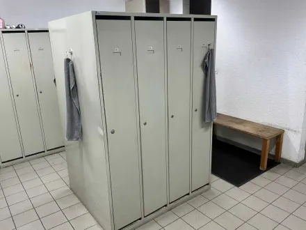 Metall-Industrieschließfächer LISTA – RESALE