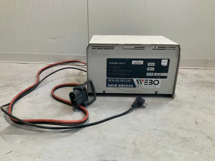 Heftruck Accu Lader - WEBO – RESALE