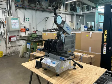 2014 +GF+ IR-110 Plus Infrarot-Stumpfschweißmaschine – RESALE
