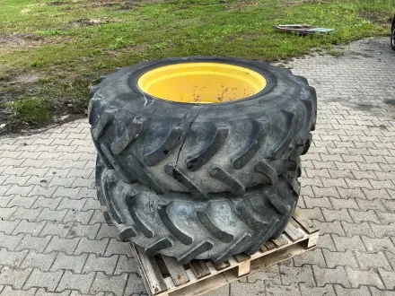Setze 2x John Deere 28 Traktorräder mit Galaxy Agri-Star 420/85 R28 Reifen – RESALE
