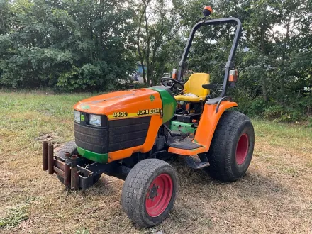 2000 John Deere 4400 Mini-Traktor – RESALE