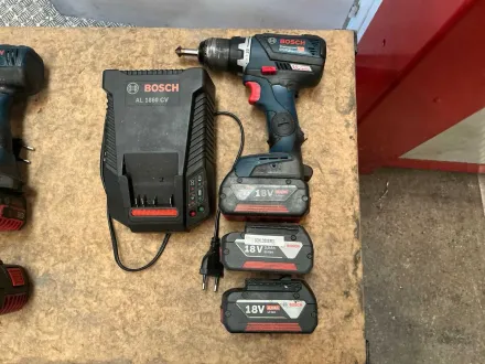 Bosch 18V Akkubohrer mit 3 Batterien und Ladegerät – RESALE