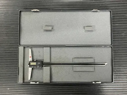 Mahr Digital Depth Gauge 0-300 mm mit Gehäuse – RESALE