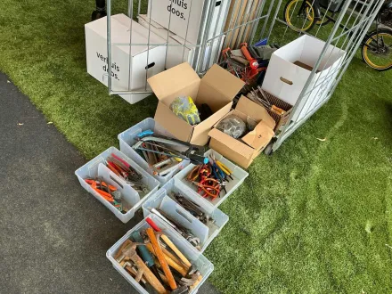 Charge von Handwerkzeugen – RESALE