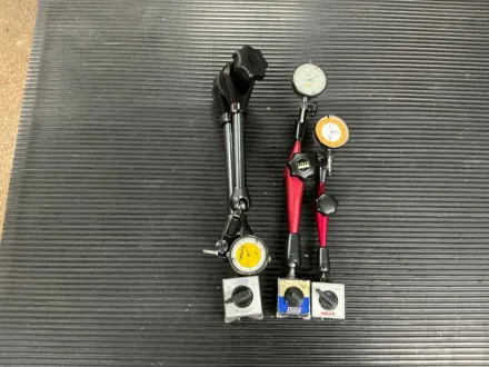 Set aus 3 klappbaren magnetischen Halterungen mit Zifferblattanzeigen – RESALE
