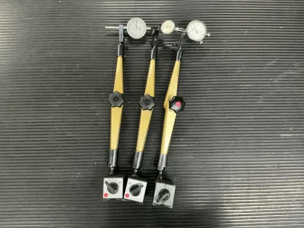 Set aus 3 klappbaren magnetischen Halterungen mit Zifferblattanzeigen – RESALE