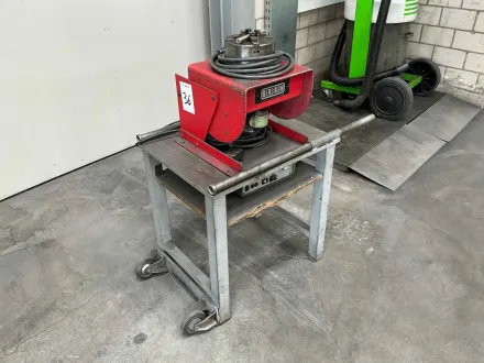 Positioniermaschinen OERLIKON Motorisierter Schweiß-Positionierer mit Chuck – Drehtisch / Drehtisch – RESALE