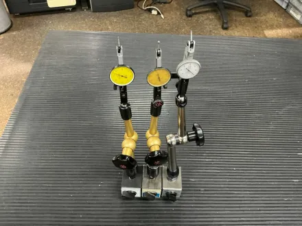 Set aus 3 klappbaren magnetischen Halterungen mit Zifferblattanzeigen – RESALE