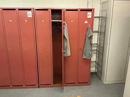 Metall-Industrieschließfächer LISTA – RESALE