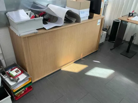 Lagermöbel, Büro- und Lagermöbel – RESALE