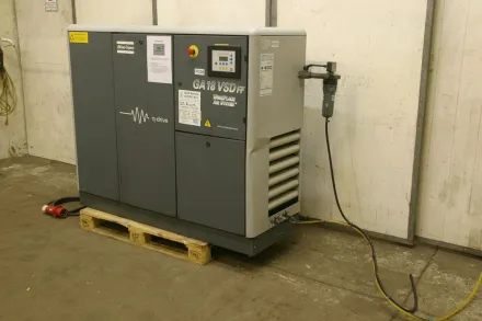 Atlas Copco GA18VSD FF Schraubenkompressor 3,2-6,9 m³/min (defekt) – RESALE
