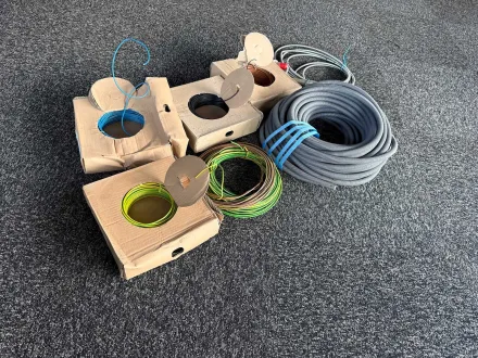 Verschiedene Kabel – RESALE