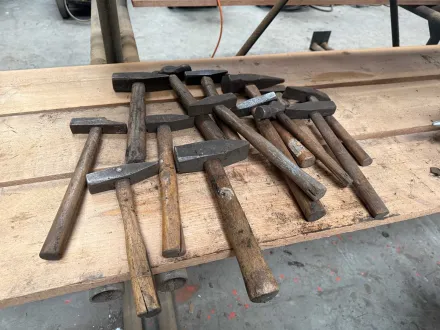 Hammer – RESALE